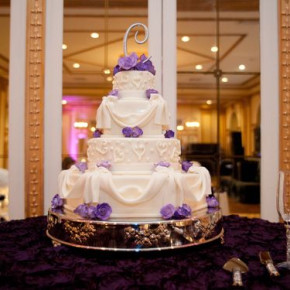 Wedding cake table design by Southern Event Planners, Memphis, Tennessee. Photo by Nathan Rye Photography.