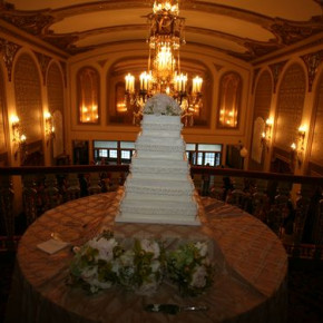 Wedding cake table design by Southern Event Planners, Memphis, Tennessee.