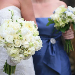 Beautiful white bouquets by Southern Event Planners, Memphis, Tennessee.