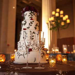 Beautiful cake table design by Southern Event Planners, Memphis Tennessee.